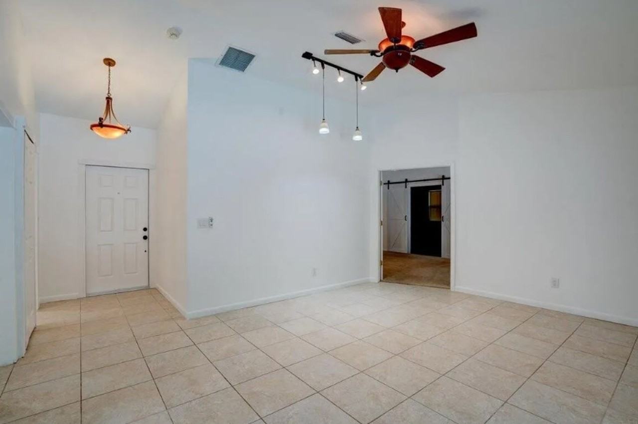 6750 Southwest Gaines Avenue - Photo 5 of 23