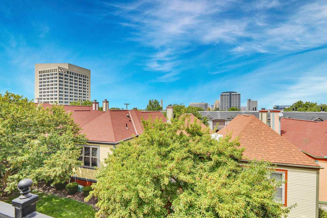 2905 Walnut St - Photo 2 of 39