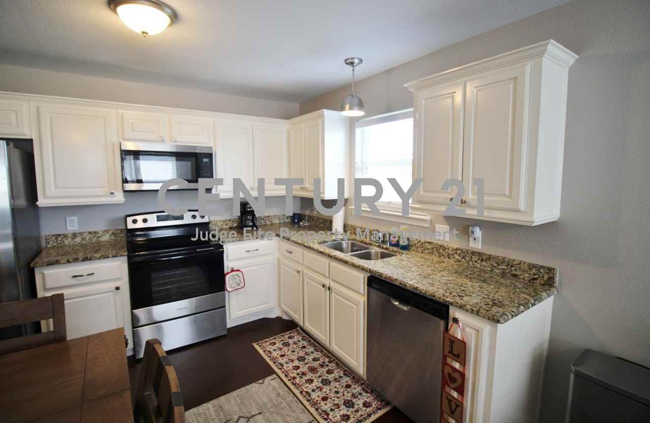 309 E 2nd St - Photo 3 of 11
