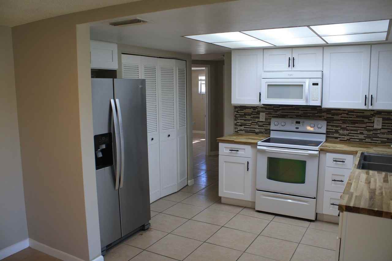 7501 Betula Dr - Photo 3 of 13