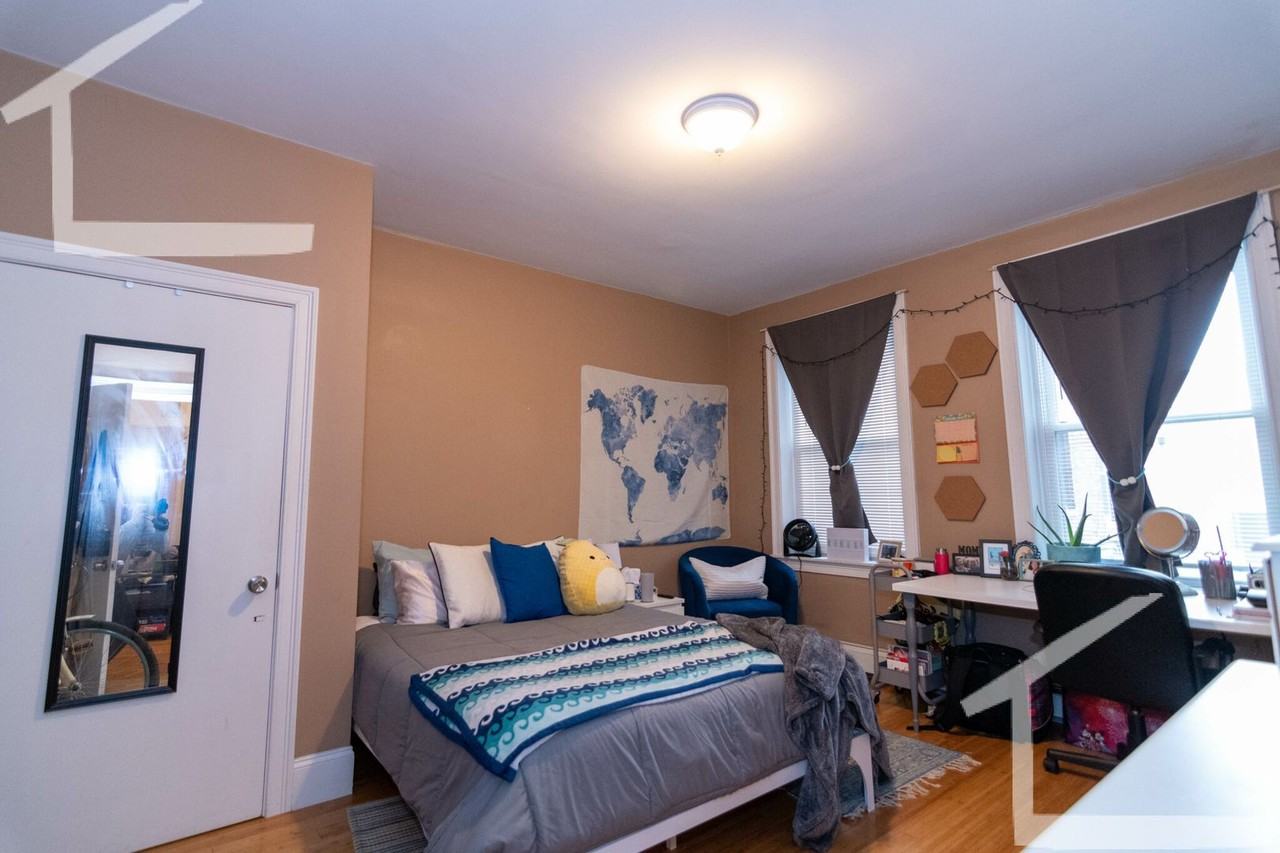 8 Glenville Ave - Photo 5 of 17