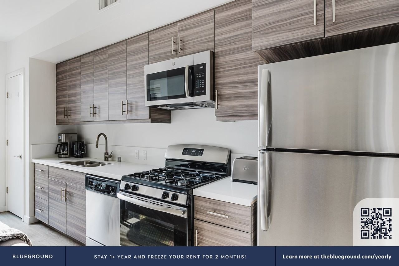 12035 Wilshire Boulevard - Photo 7 of 48