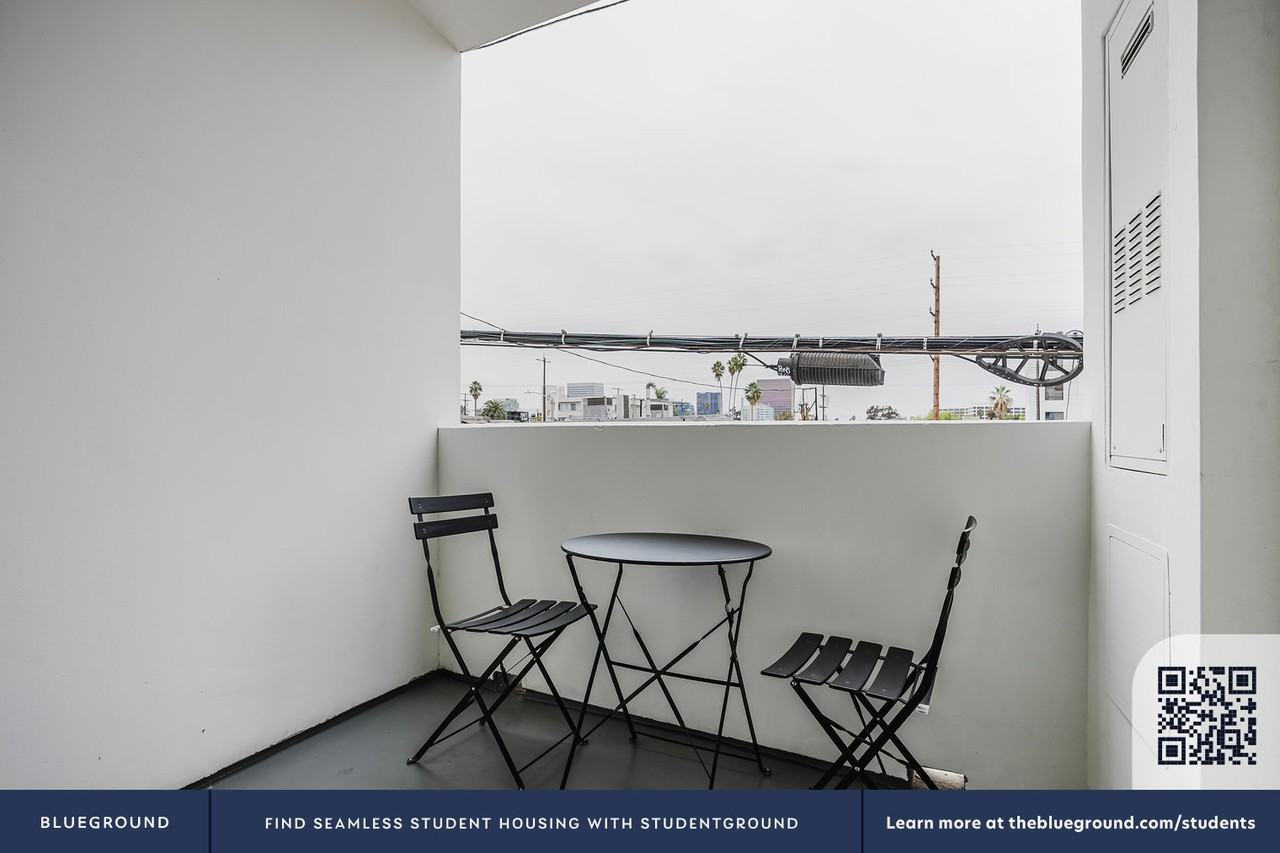 129 South Kings Road - Photo 7 of 50