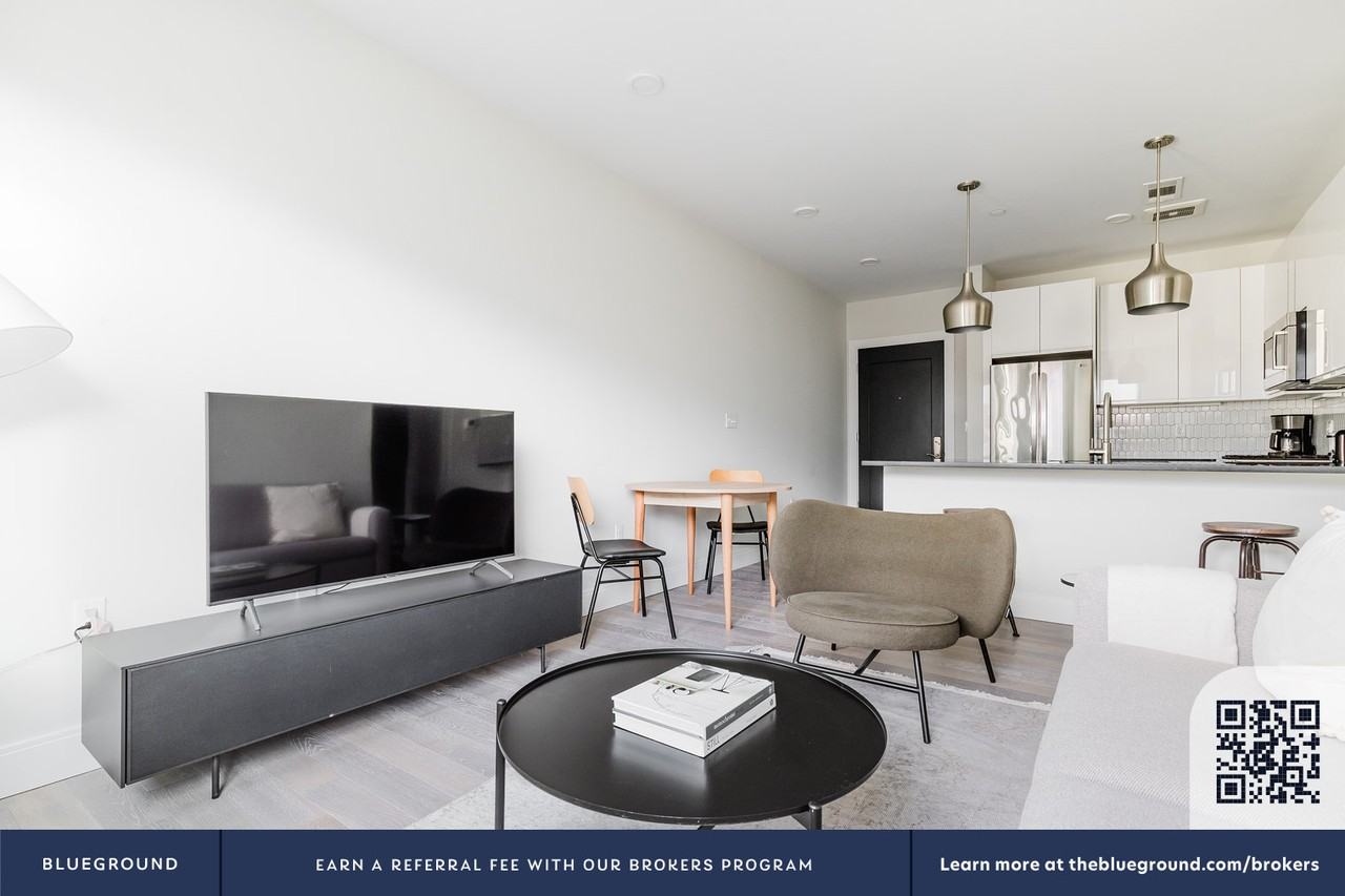 152 Liverpool Street - Photo 5 of 26