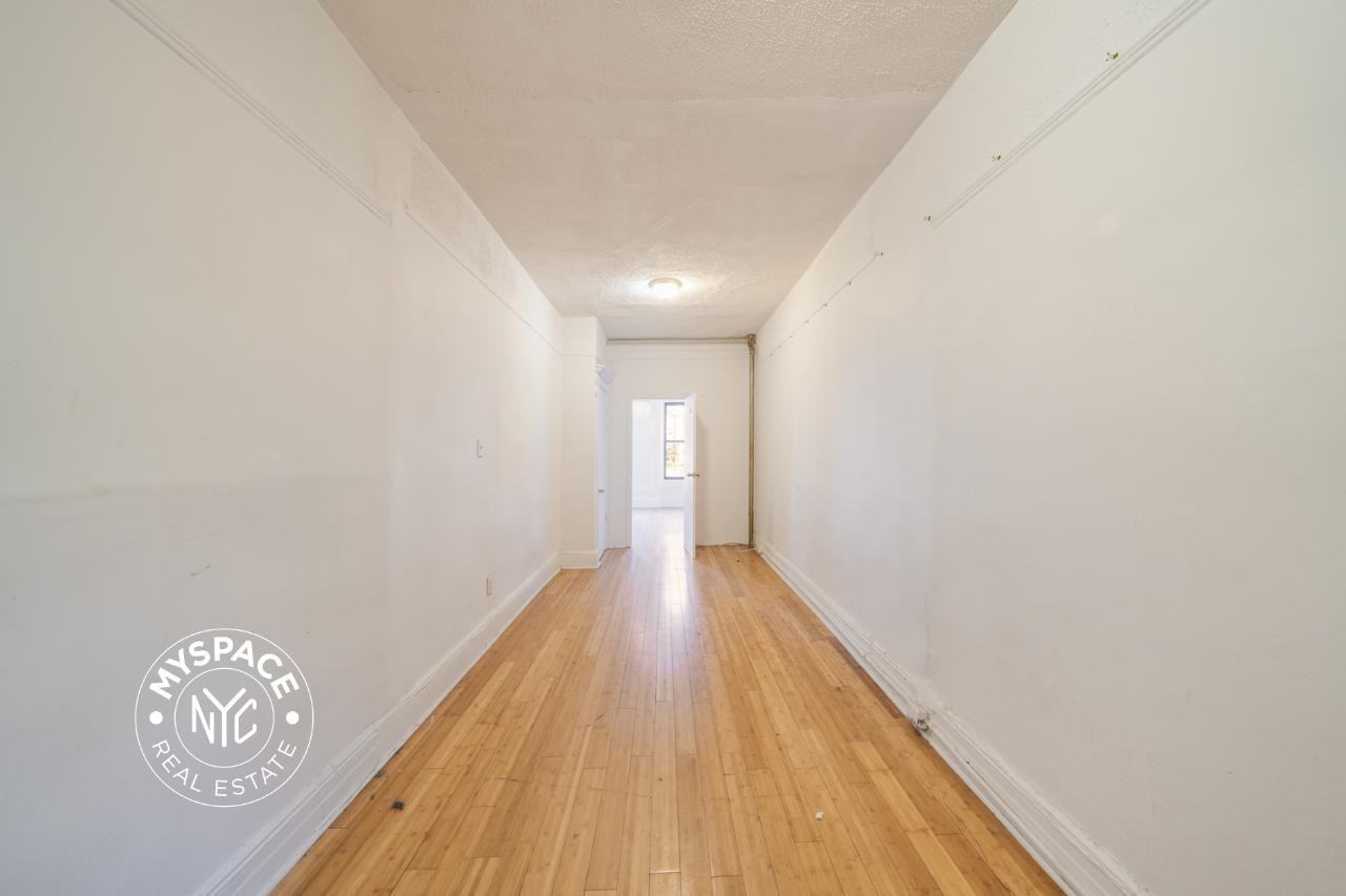 1357 Hancock St #2L - Photo 6 of 10