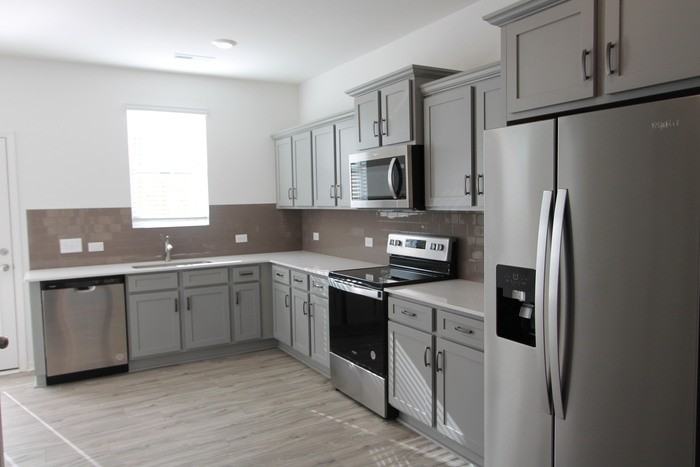 142 N Dorsett St - Photo 2 of 15