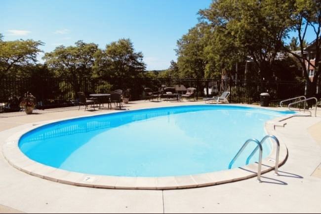 245 Country Club Dr #3C - Photo 2 of 7