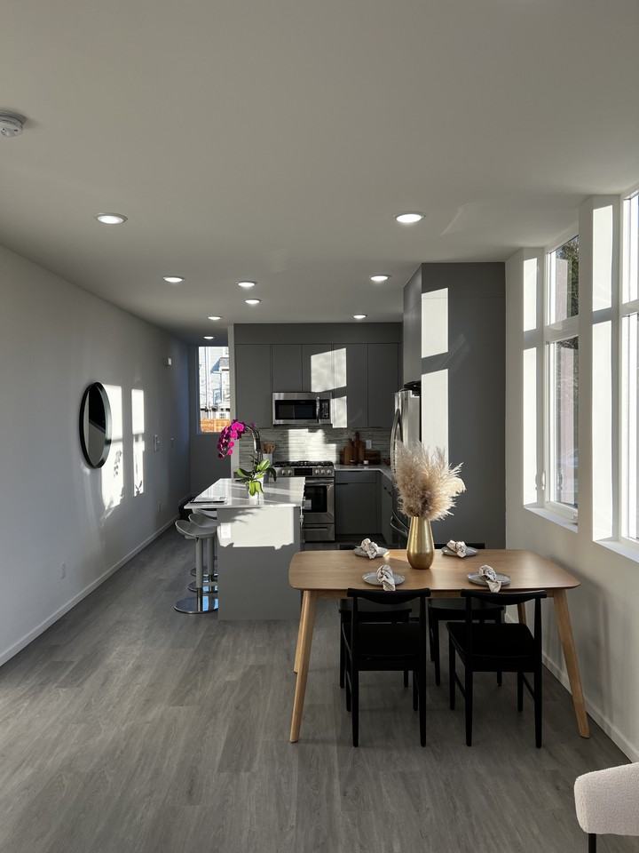 5033 Delridge Way Sw #B - Photo 2 of 34