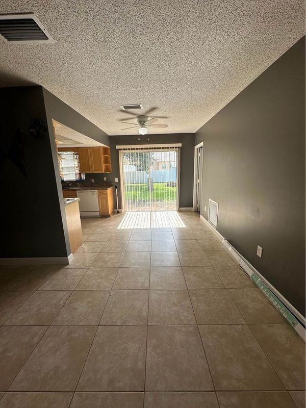 1102 Sw Arc Ct - Photo 6 of 14