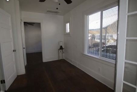 1039 East 50th Street - Photo 4 of 12