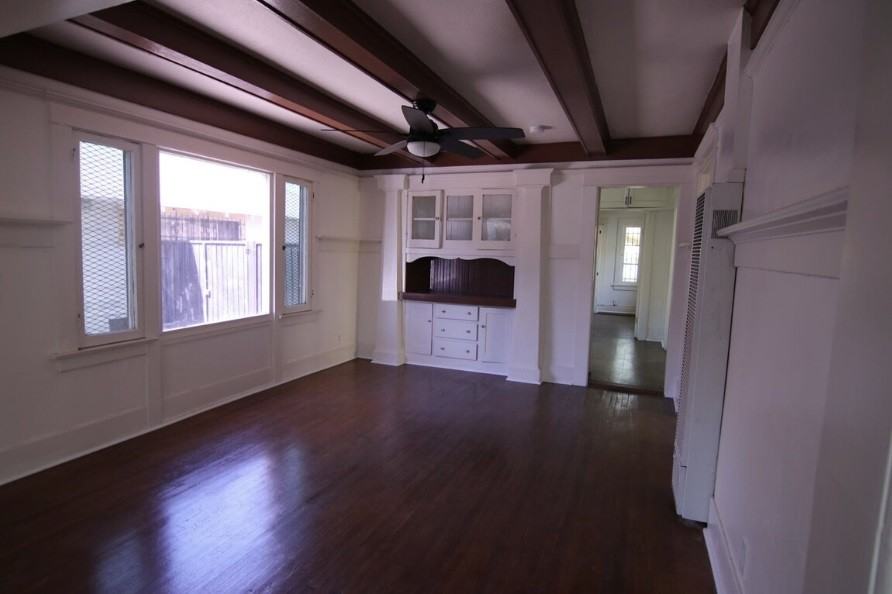 1039 East 50th Street - Photo 2 of 12