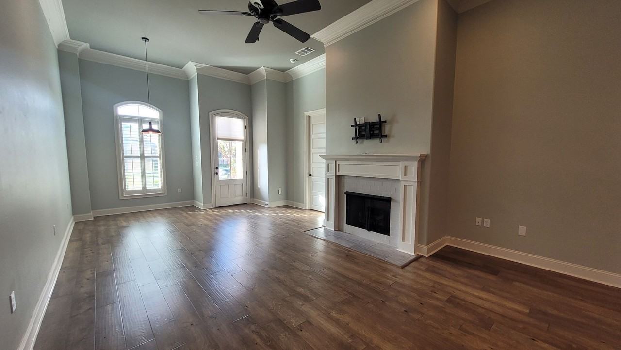 2618 Cresthaven Ave - Photo 7 of 15