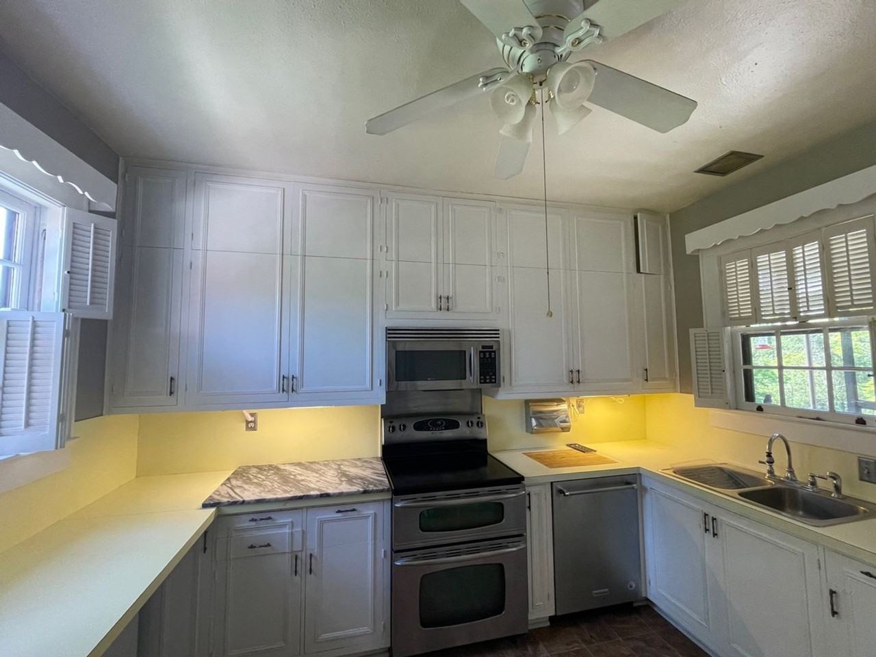 329 Country Club Rd - Photo 5 of 11