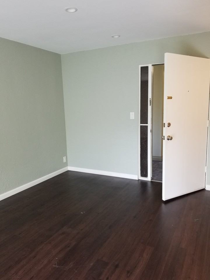 Nightingale Apartments - Photo 4 of 10