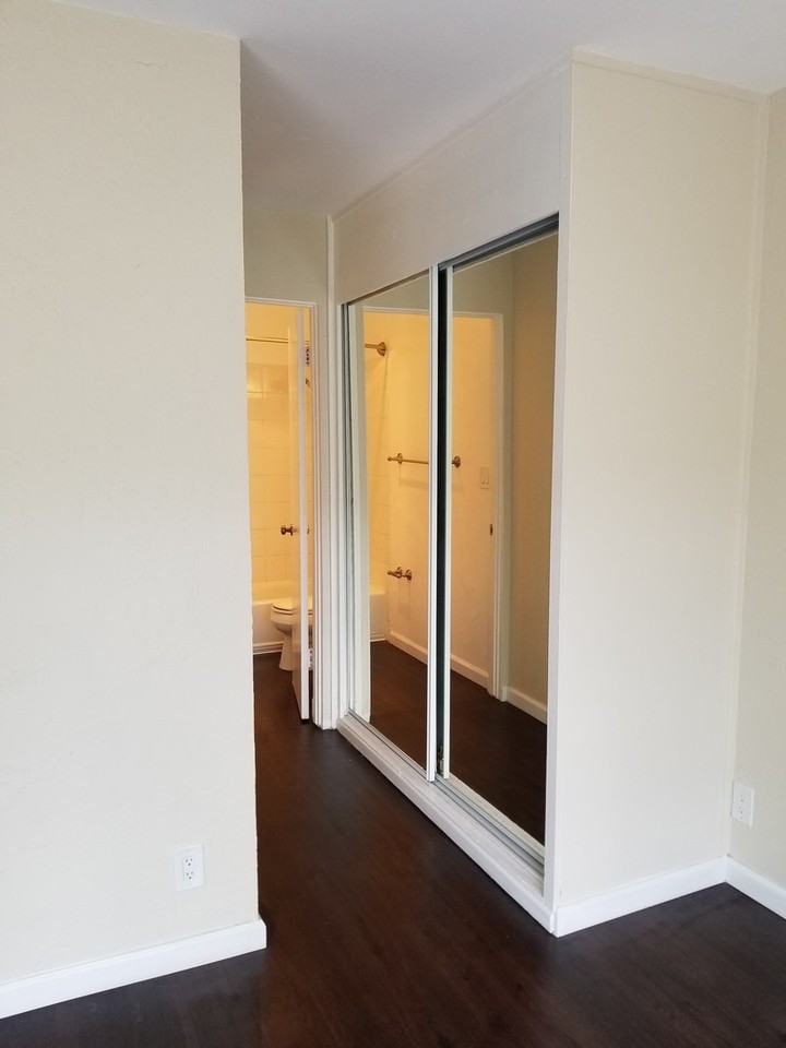 Nightingale Apartments - Photo 7 of 10