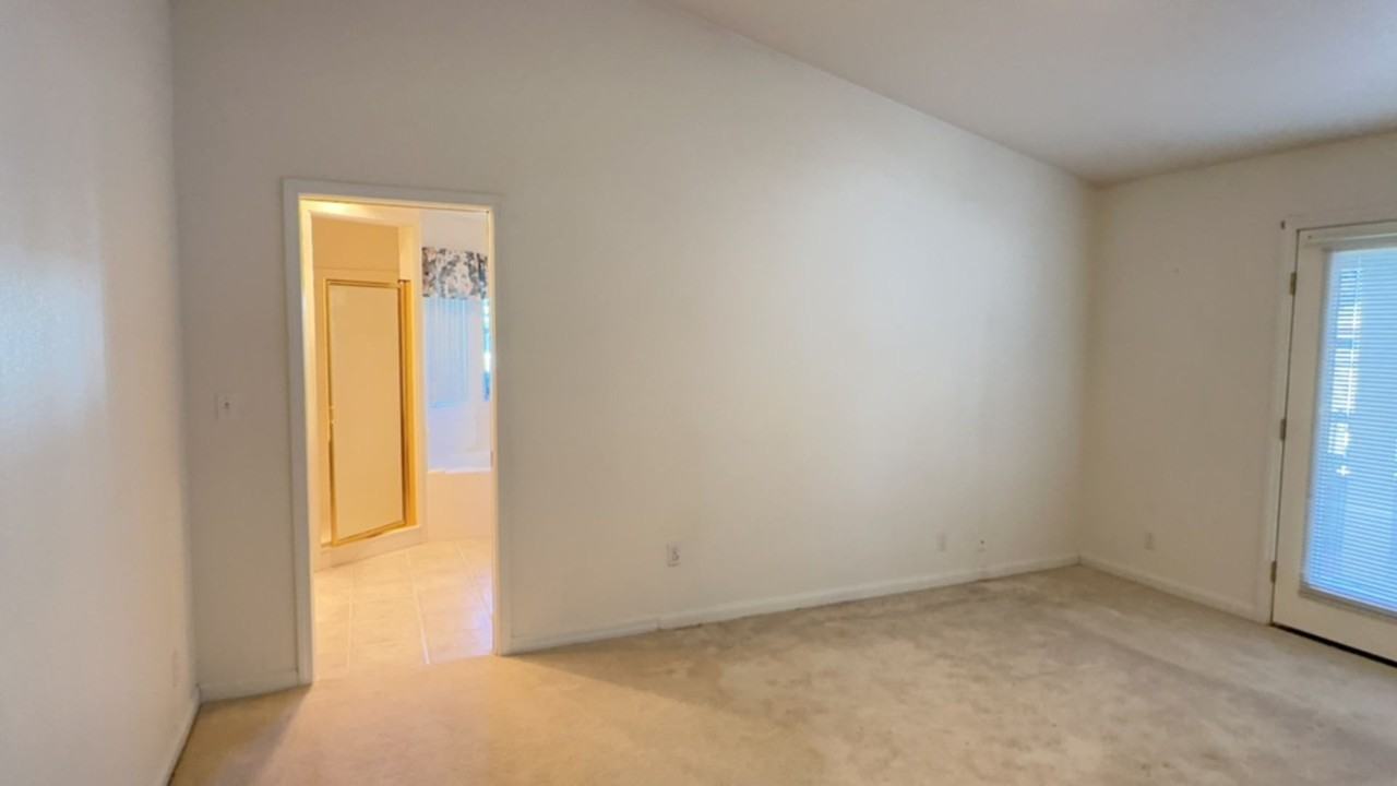 445 E Vermillion Ave - Photo 3 of 30