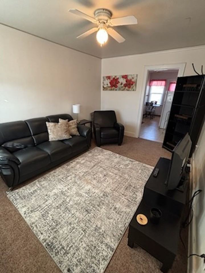 309 9th St - Photo 2 of 9