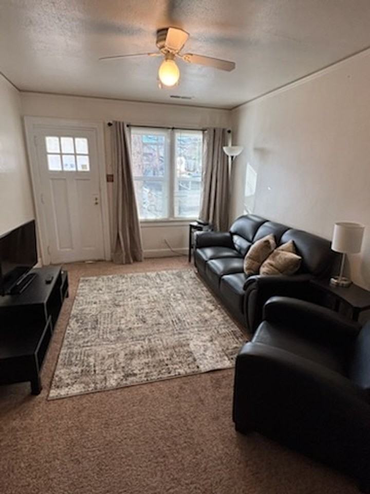 309 9th St - Photo 3 of 9