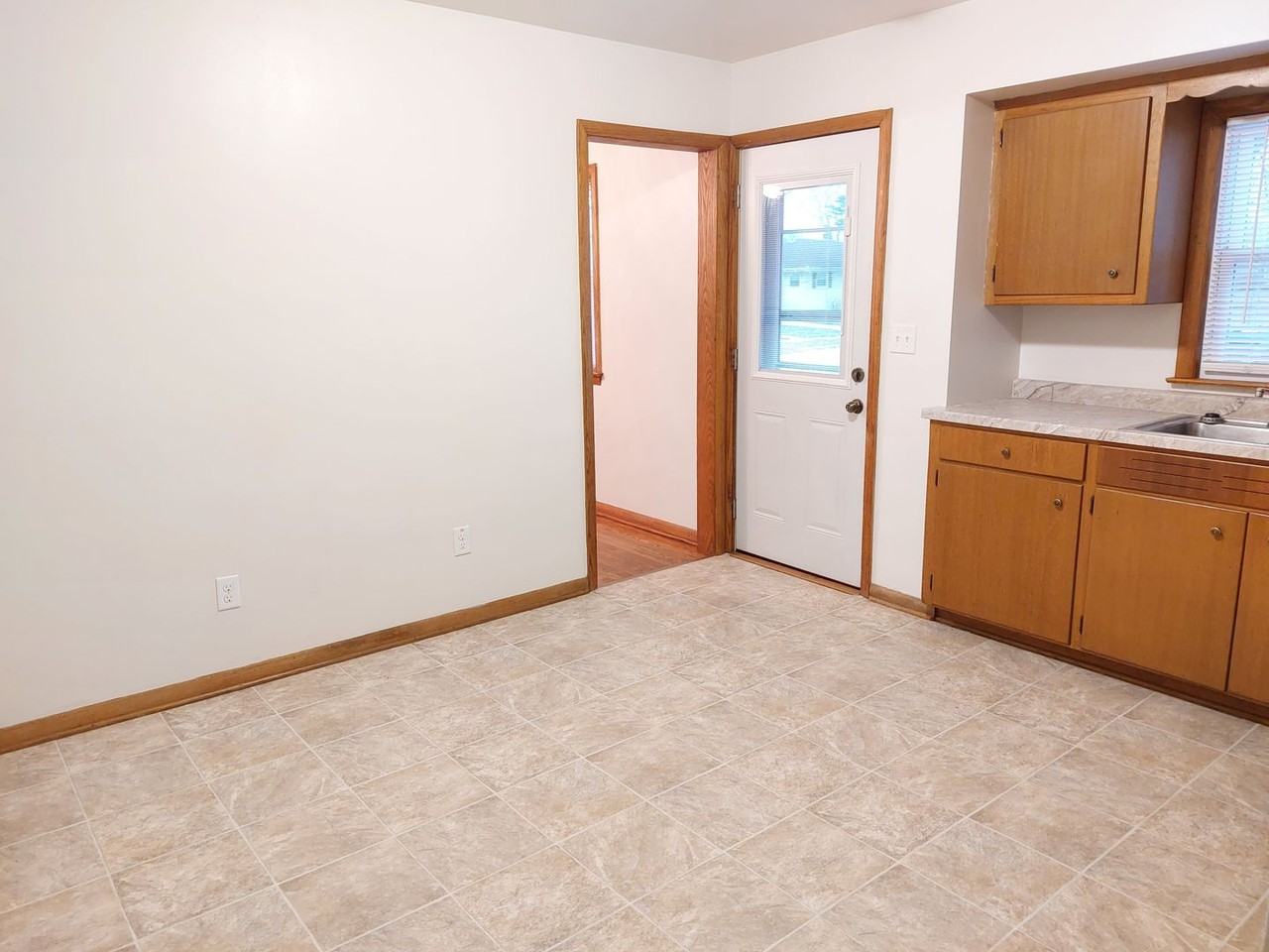 3101 Conrad Dr - Photo 3 of 12