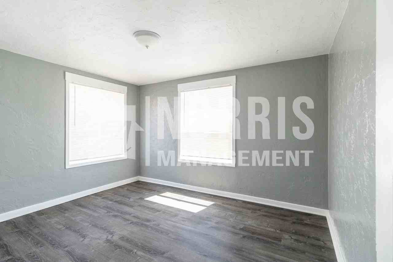 315 N Cameron Ave - Photo 6 of 11