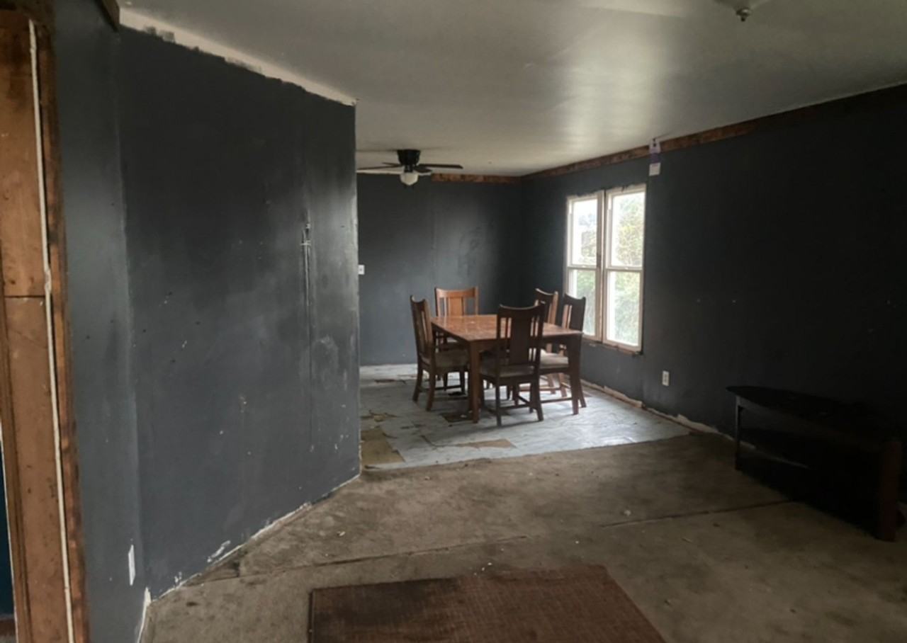 102 W Midkiff St - Photo 2 of 8