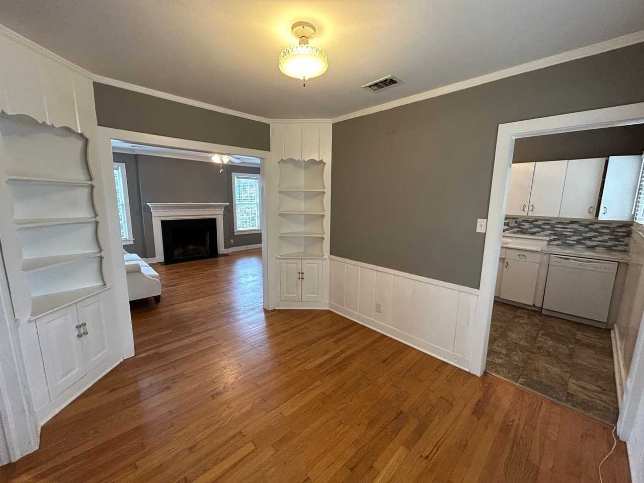 3551 W 4th St #4 - Photo 4 of 13