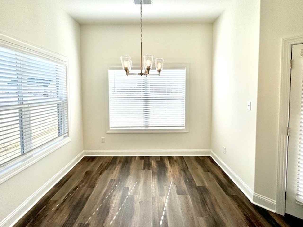 5301 Douglas Dr - Photo 5 of 13