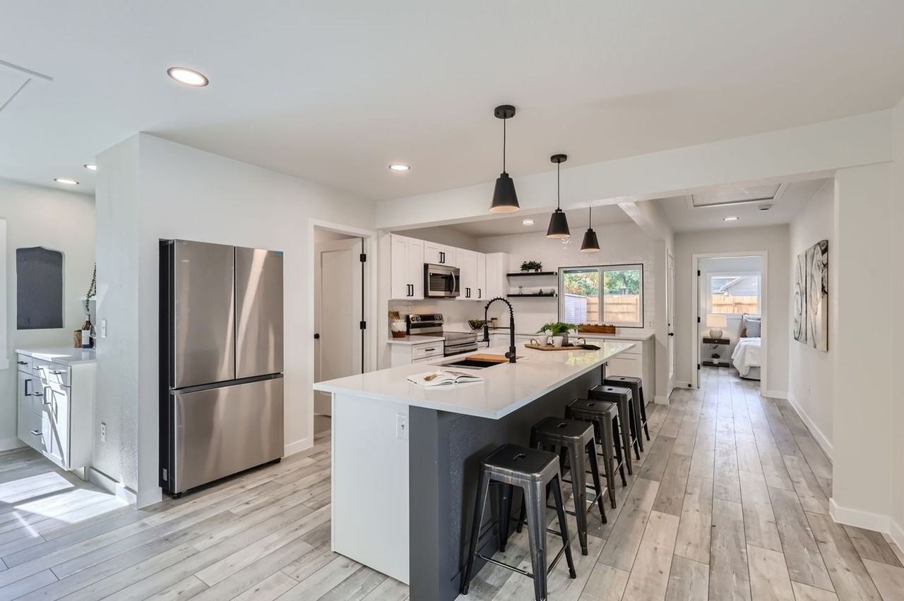 3711 S Sherman St - Photo 7 of 27