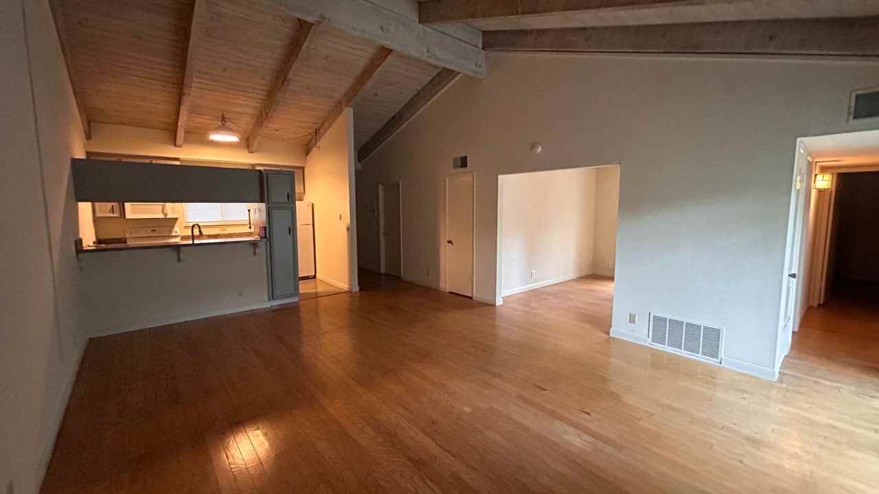 300 Avila Ct - Photo 4 of 23