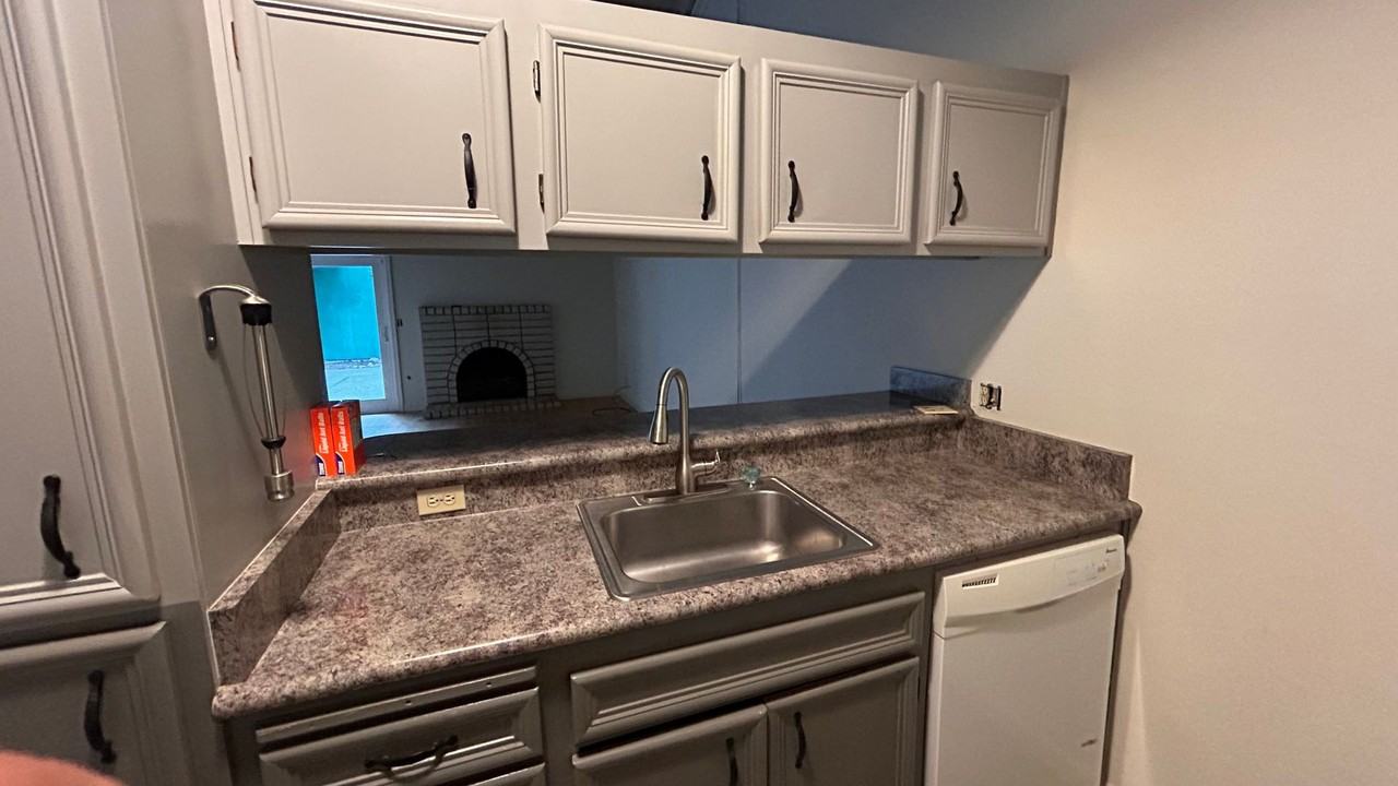 300 Avila Ct - Photo 7 of 23