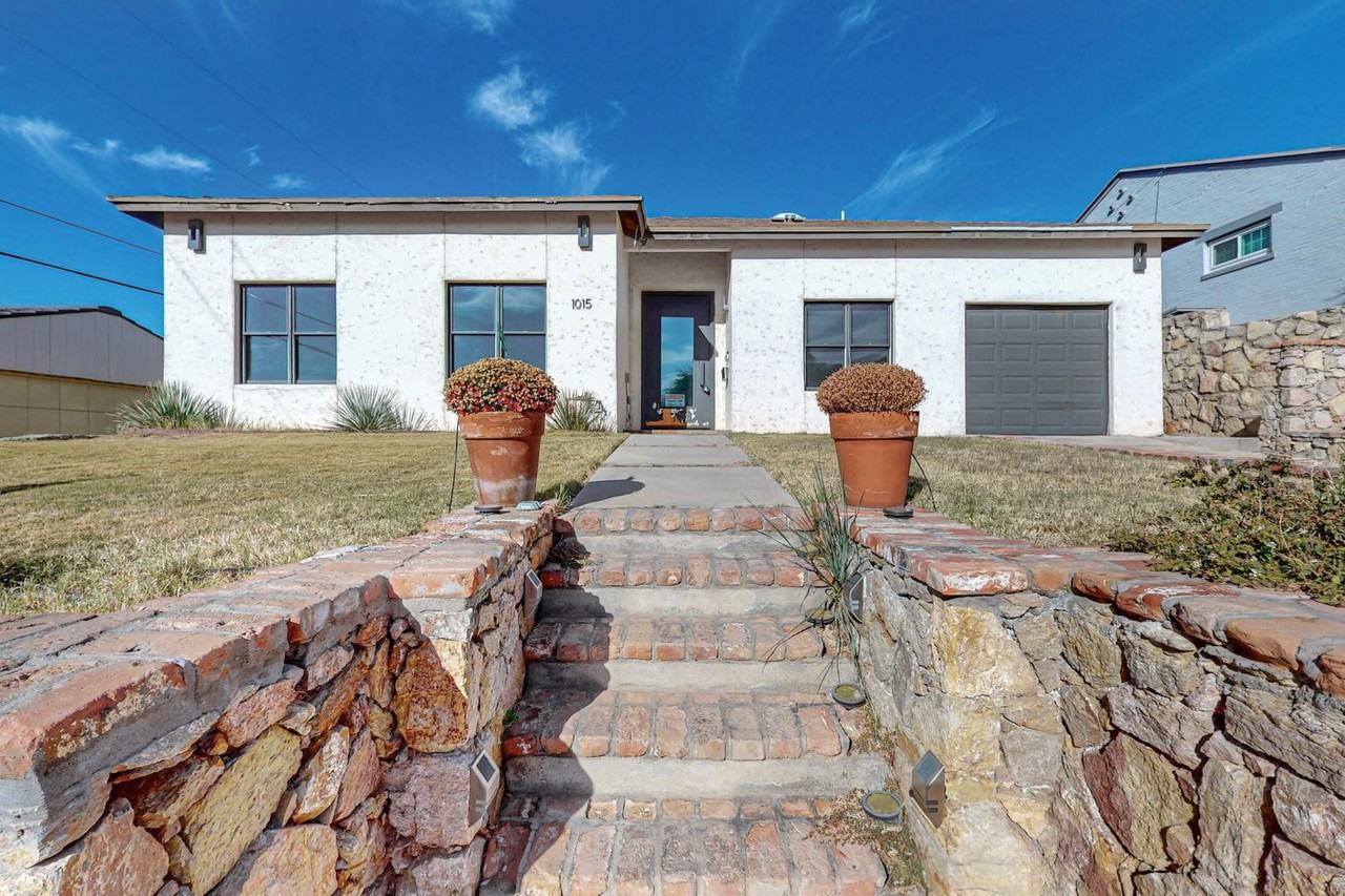1015 Moore St - Photo 2 of 42