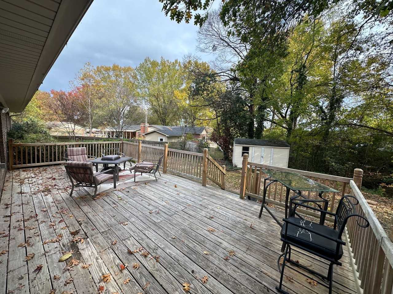 809 Knights Ct - Photo 2 of 23