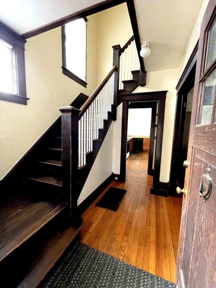 1011 Vaughn Street - Photo 3 of 16