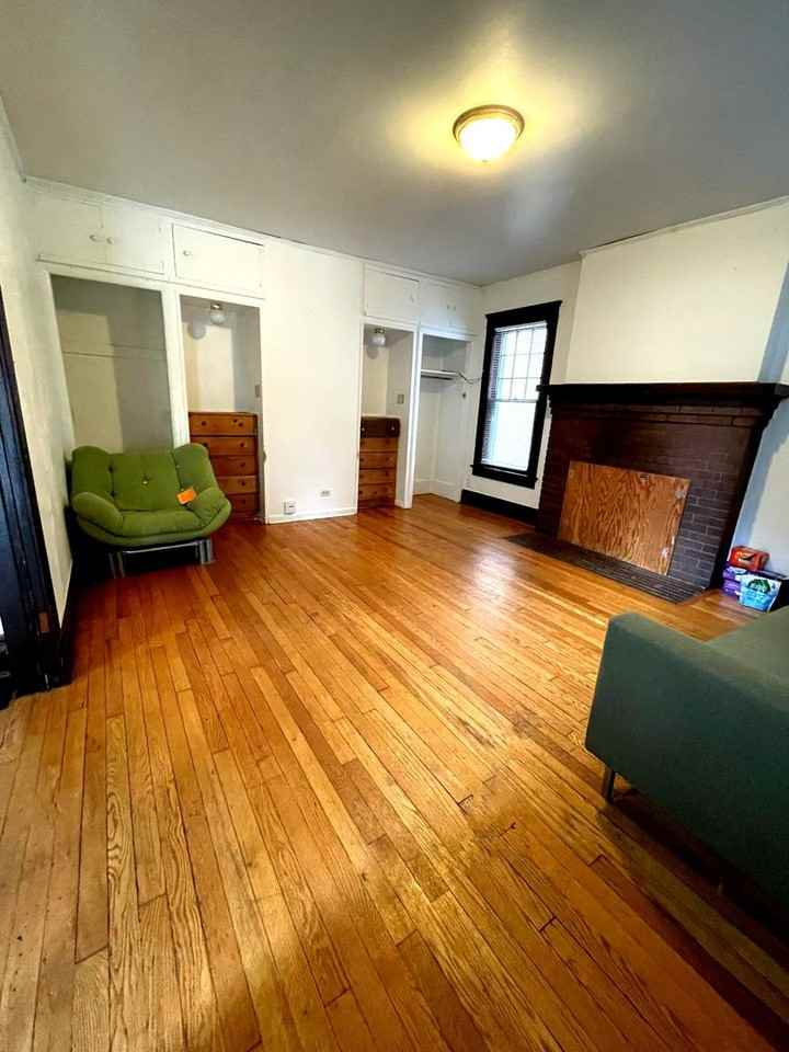 1011 Vaughn Street - Photo 5 of 16