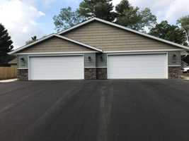 featured image of 2442 Parkview Ln