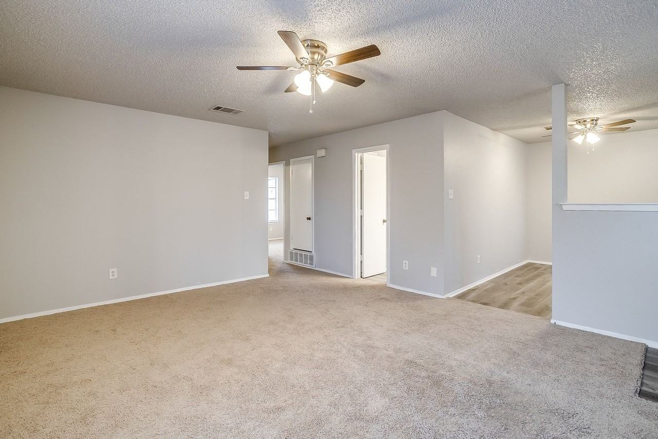 2521 Indigo Ln - Photo 7 of 36