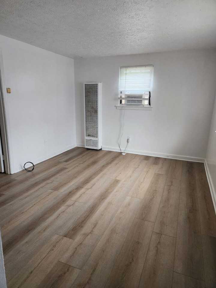 2226 Mayflower Mnr - Photo 2 of 12