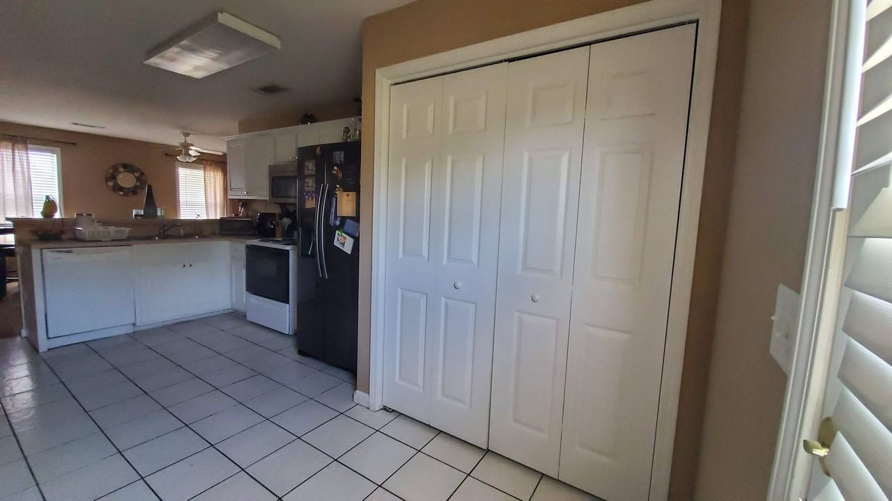 1955 Rockledge Court - Photo 4 of 12