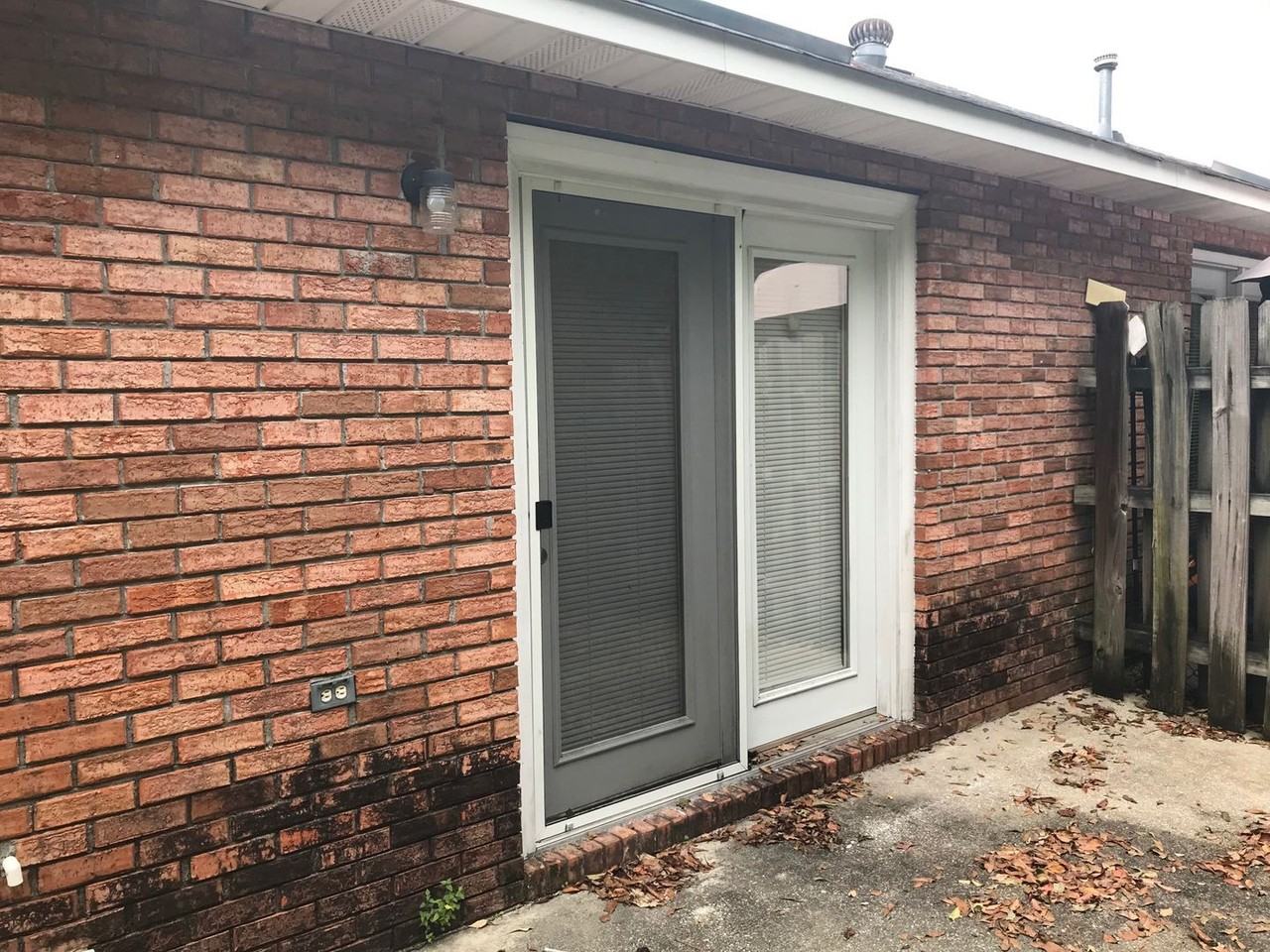 1985 Rosie Street - Photo 2 of 13