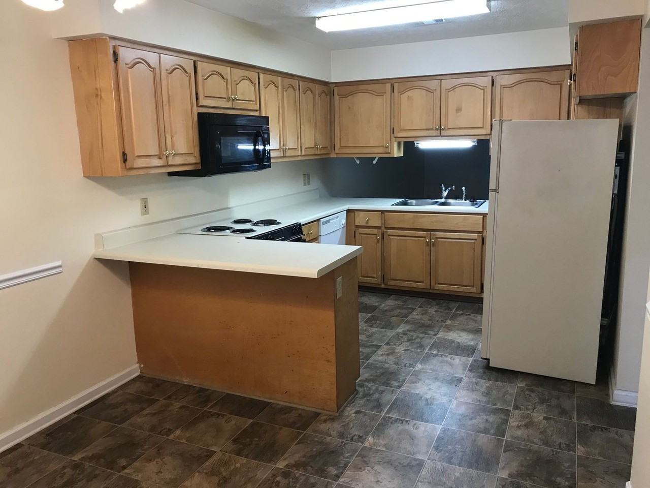 1985 Rosie Street - Photo 3 of 13