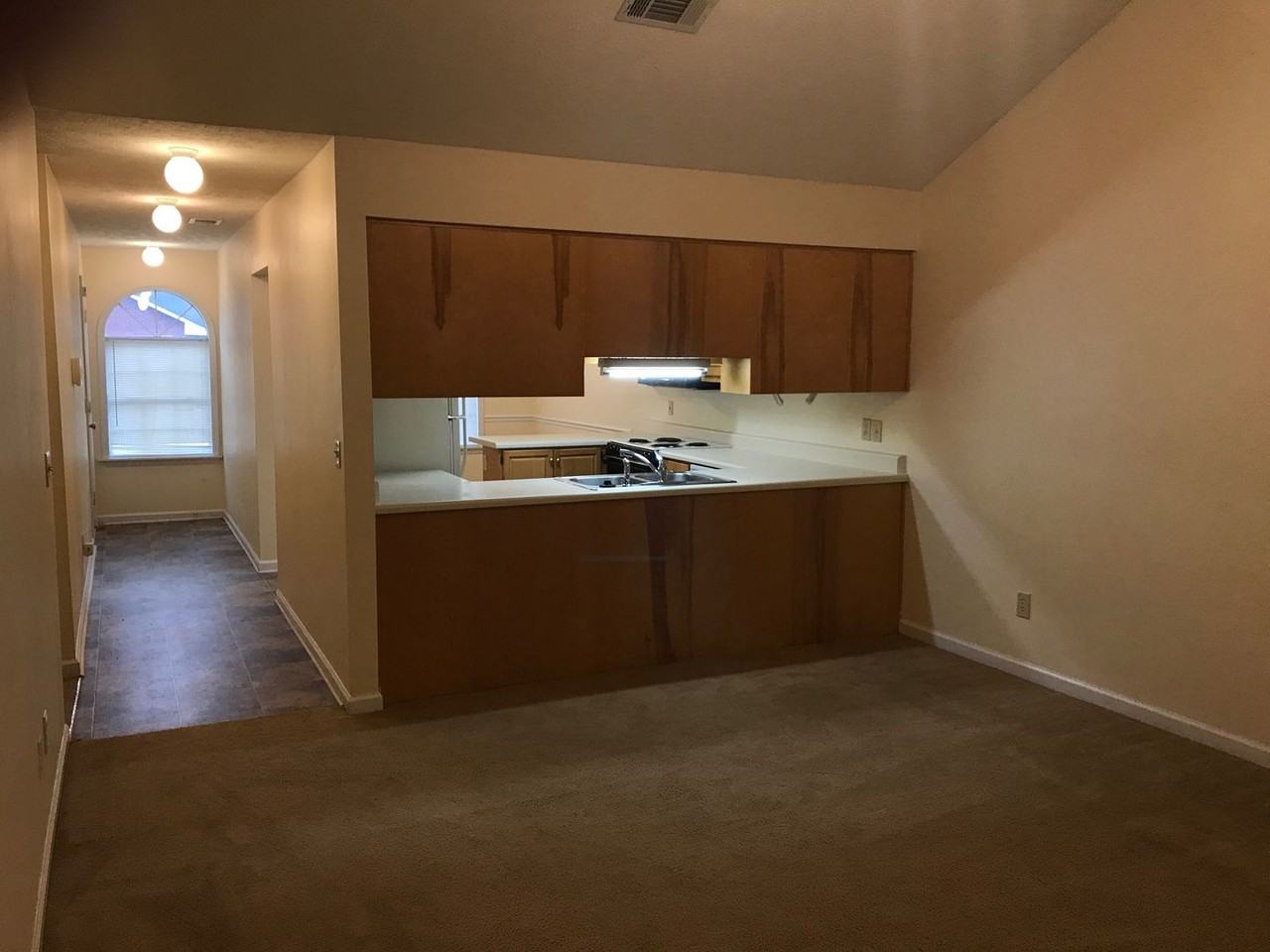 1985 Rosie Street - Photo 5 of 13