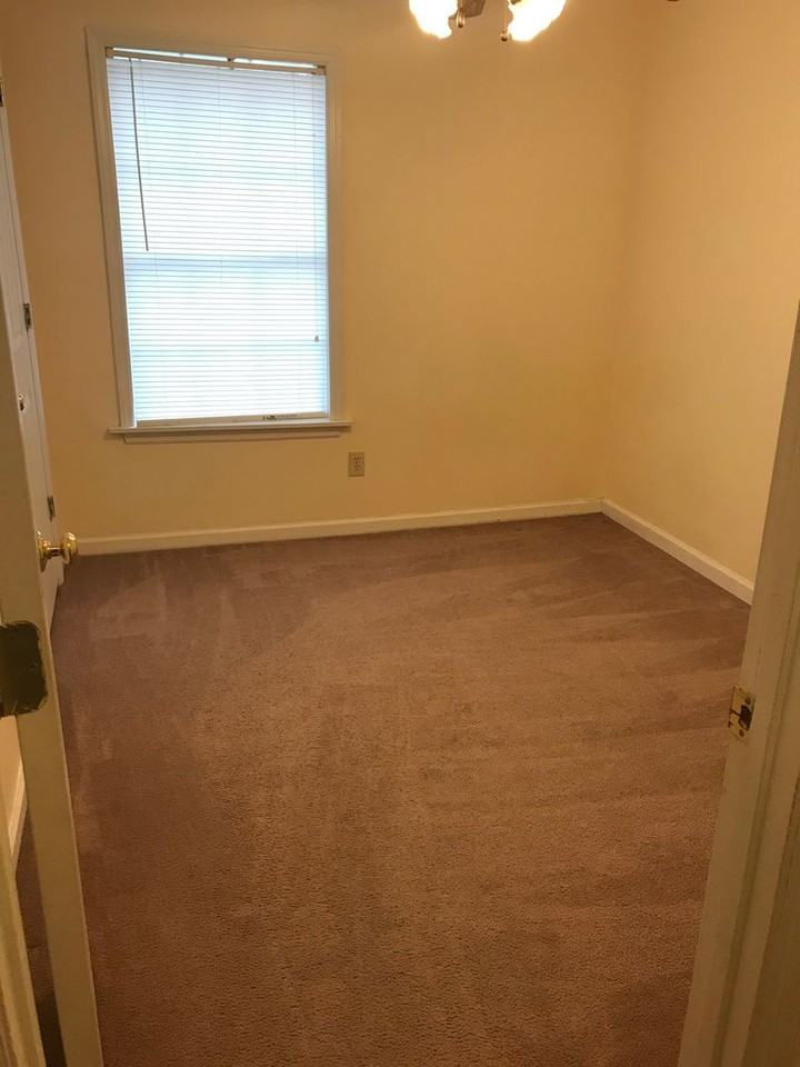 1985 Rosie Street - Photo 7 of 13