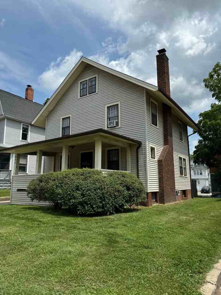 845 East University Avenue - Photo 2 of 46