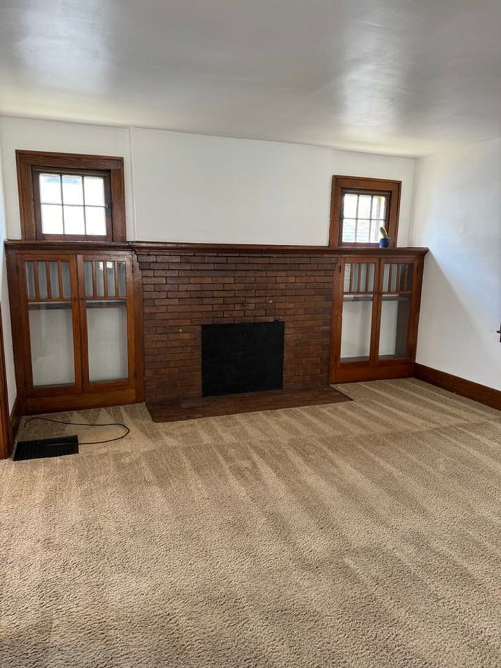 845 East University Avenue - Photo 5 of 46