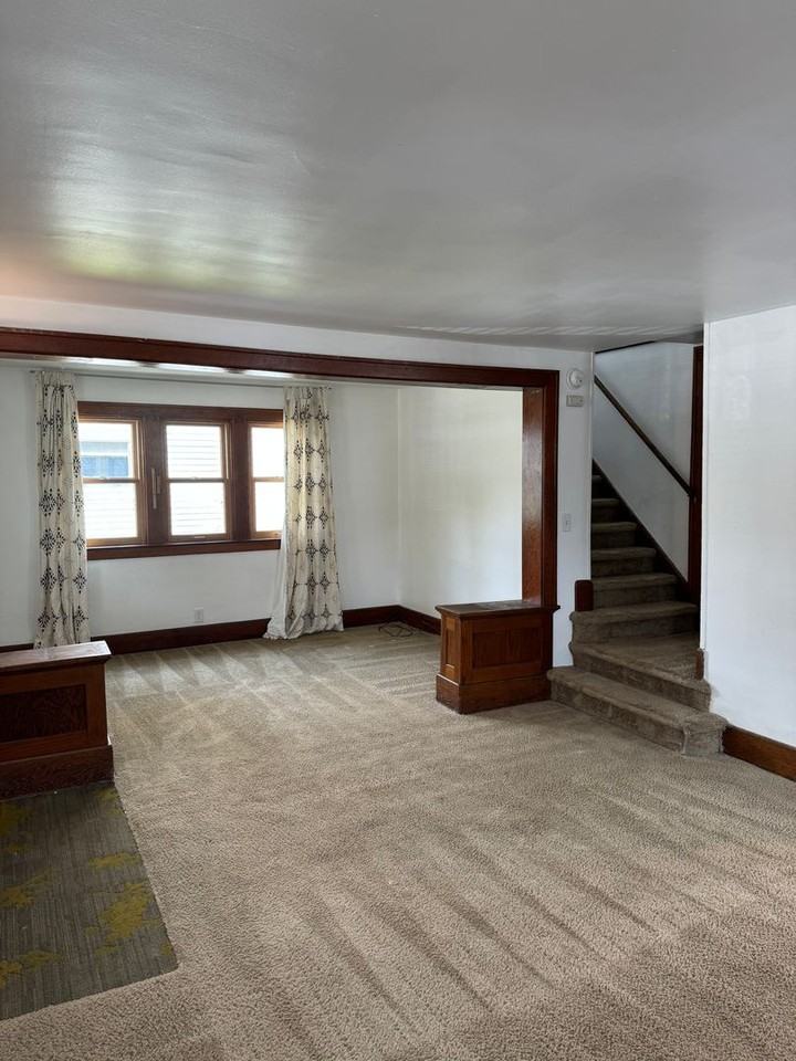 845 East University Avenue - Photo 6 of 46