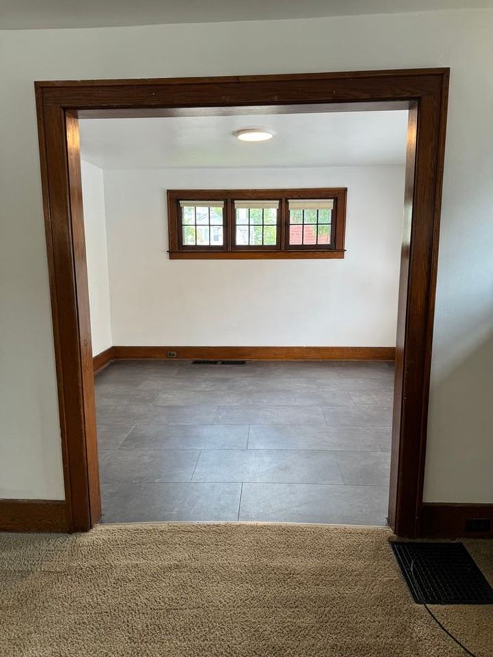 845 East University Avenue - Photo 7 of 46