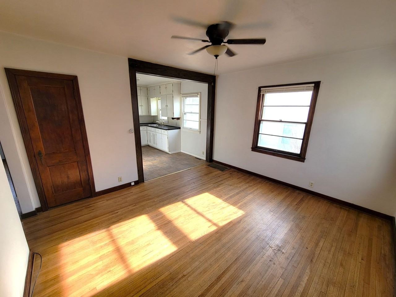 436 Hope Ave - Photo 2 of 8