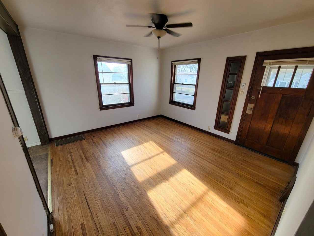 436 Hope Ave - Photo 3 of 8