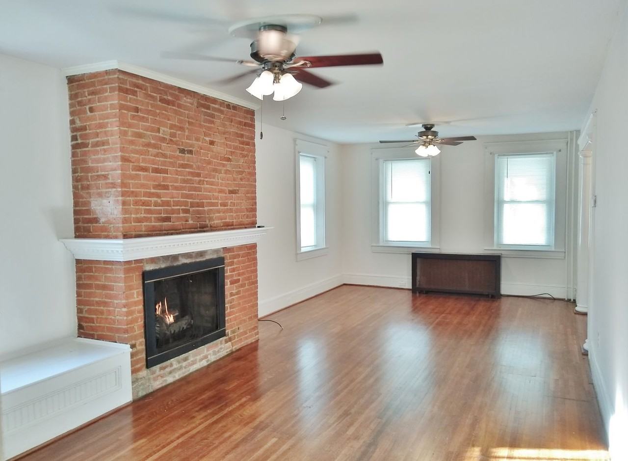 49 E King St - Photo 3 of 50