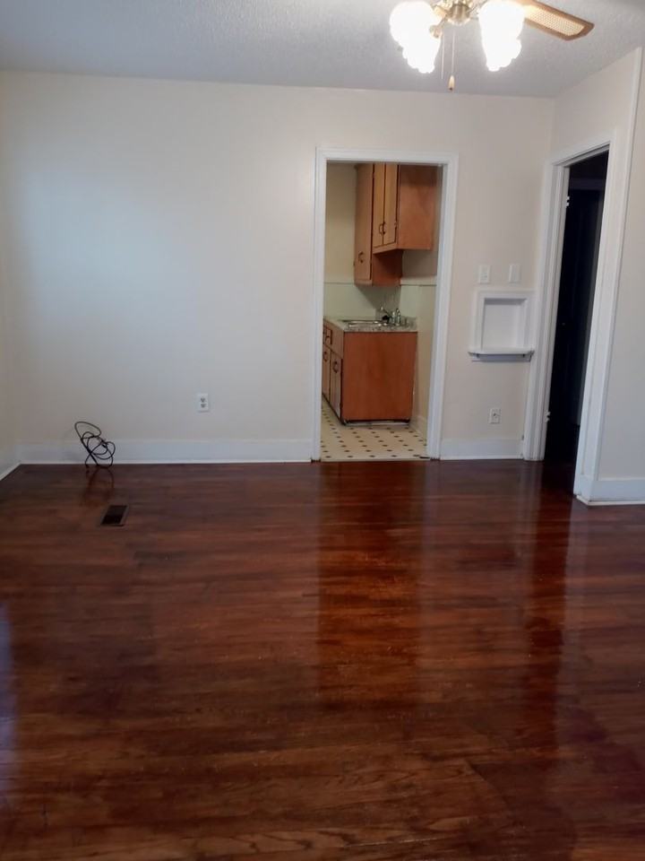 1600 N Olive St - Photo 3 of 9